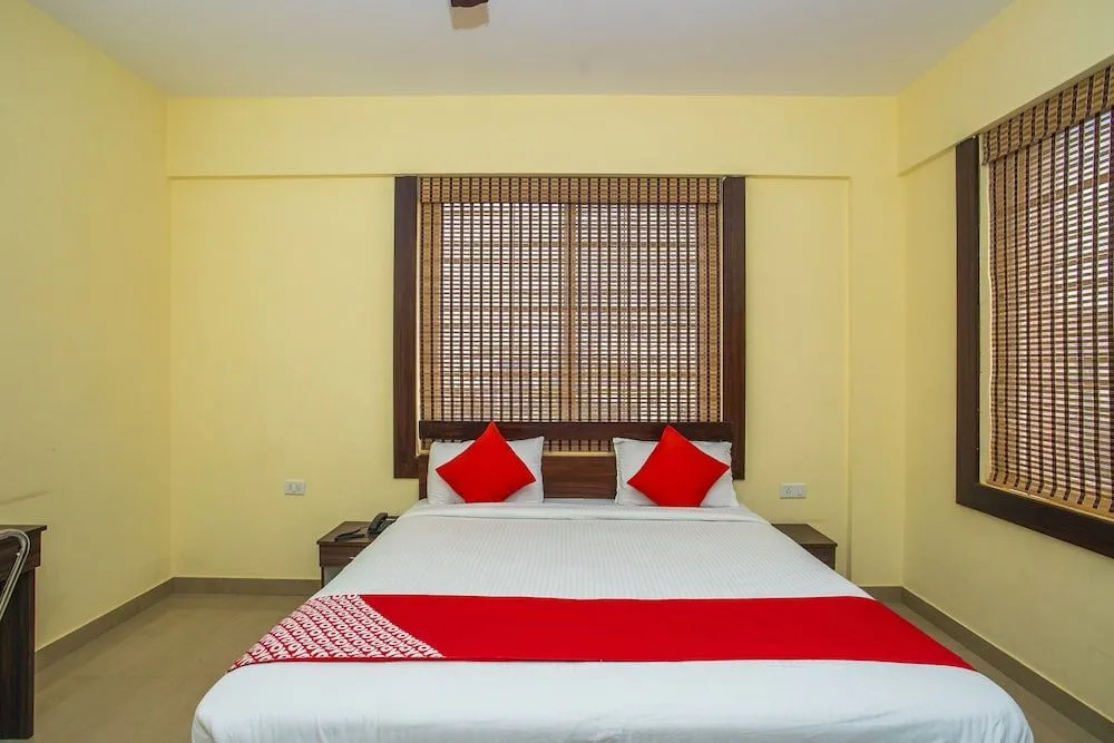 OYO 23627 Grand Residency