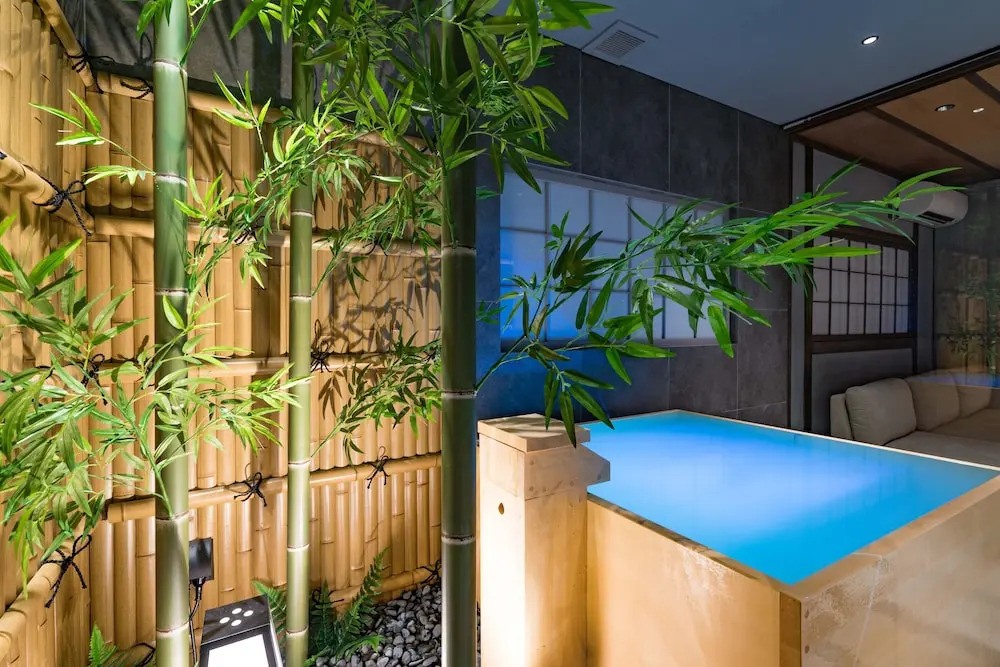 KONJAKUSO Osaka Bentencho "HIKARIYUYA" Projection M apping SPA