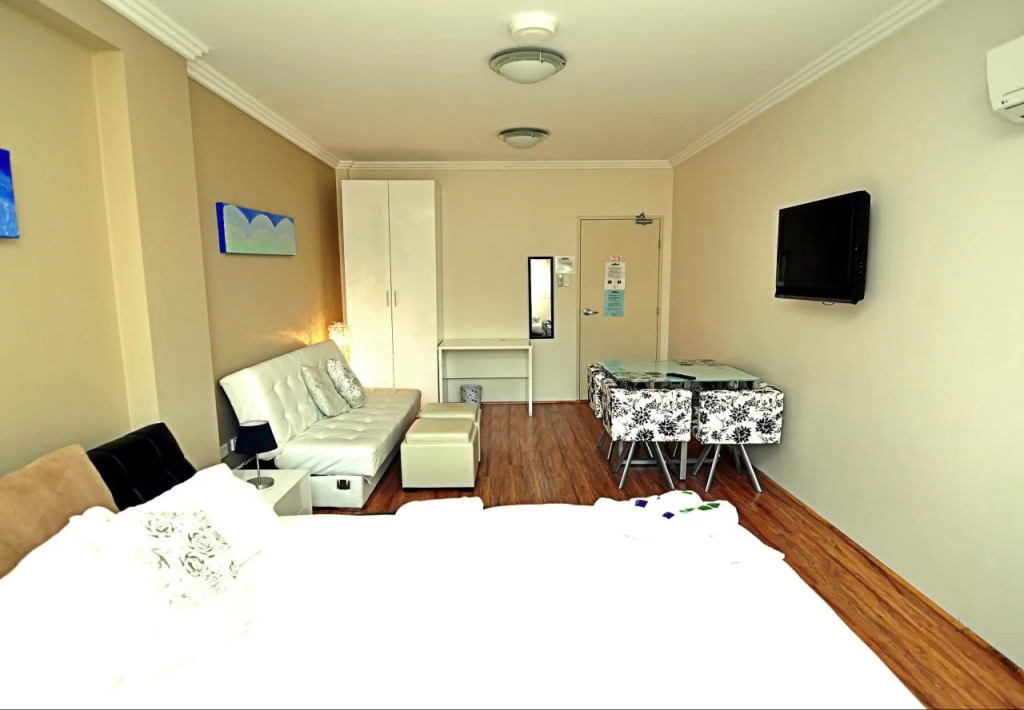 Sydney RiseOn Hotel