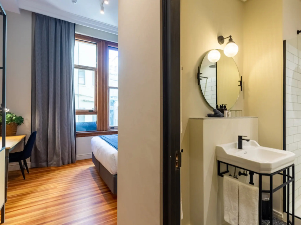 Old Bank Hotel - Lion Roars Hotels & Lodges
