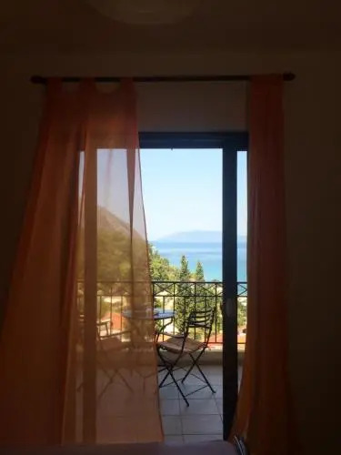 Giannatos Studios- Isabella