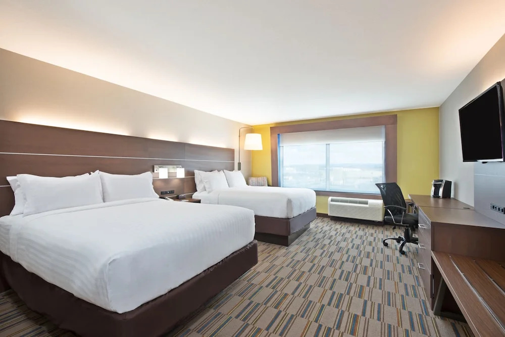 Holiday Inn Express & Suites Uniontown