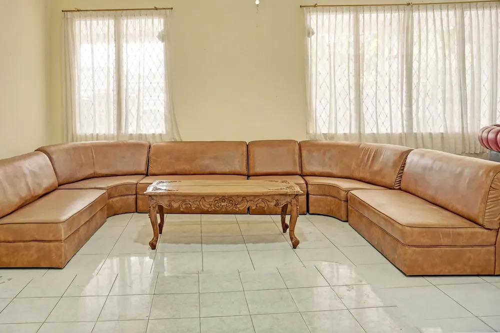 OYO 93105 Hotel Sodikin