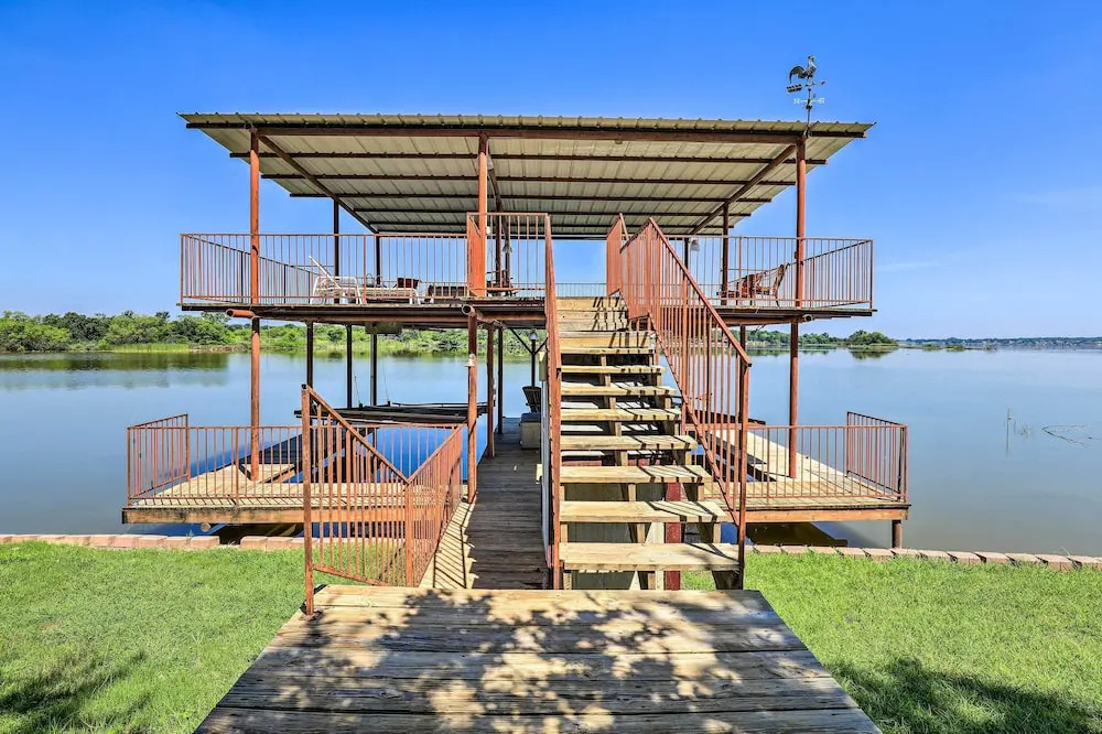 Granbury Lakefront Escape w/ Boat Dock & Slip!
