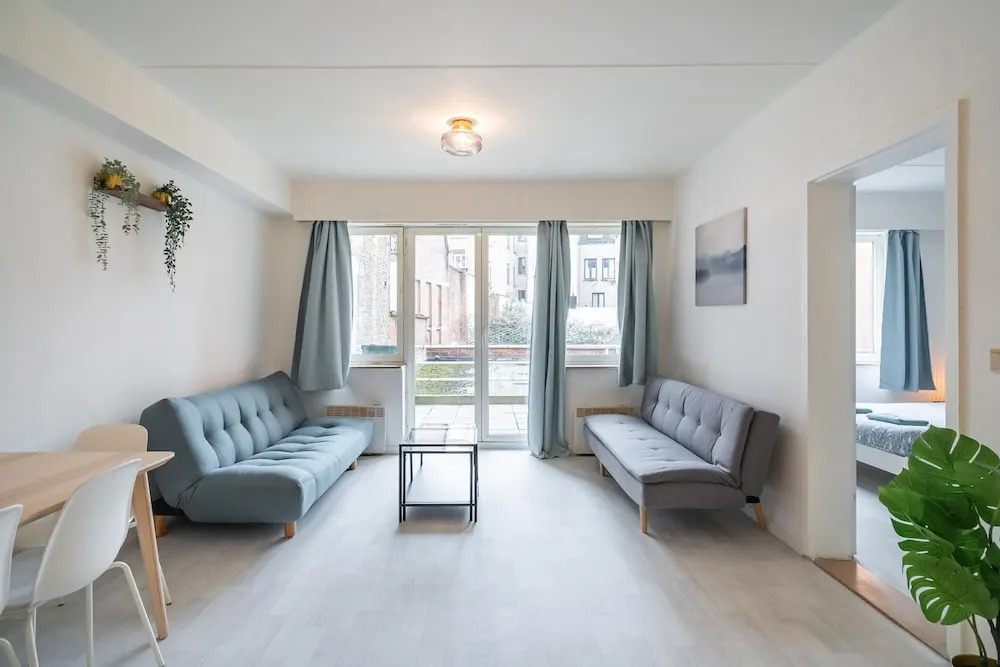Classic 1 Bedroom Apartment in Antwerp