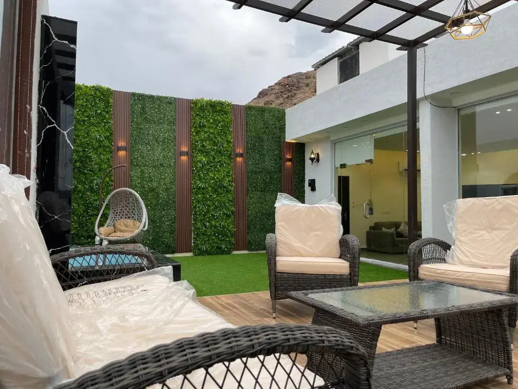 Luxury OVO Roof Villa