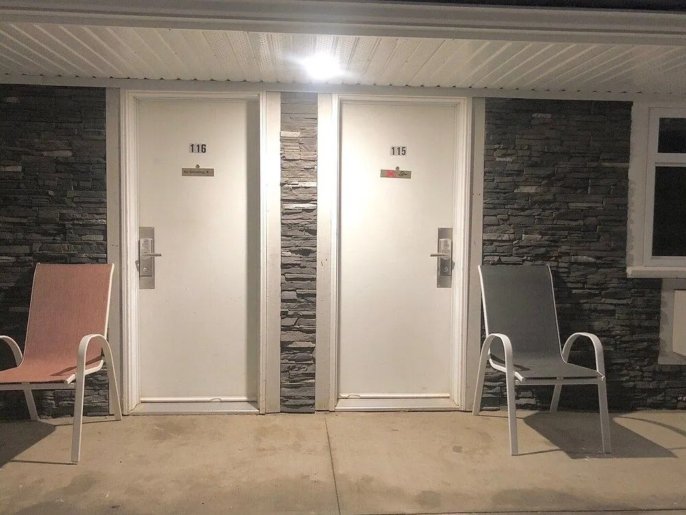 Bison Motel