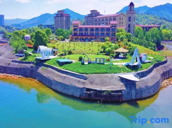 Luya Lake View Villa