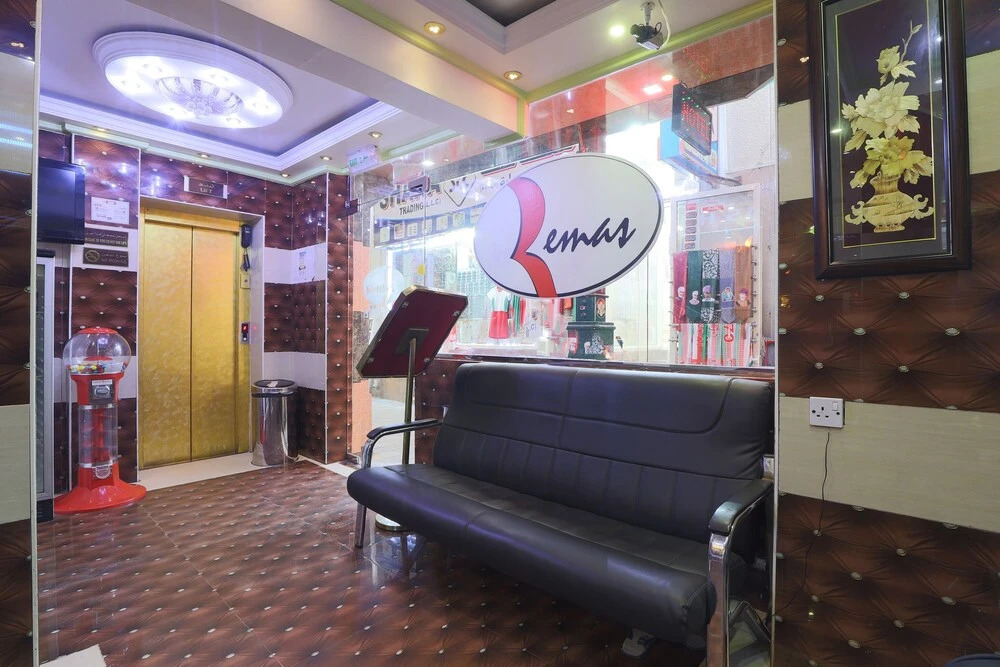 OYO 335 Remas Hotel Llc