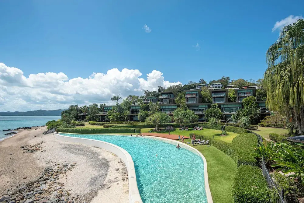 Yacht Club Villas