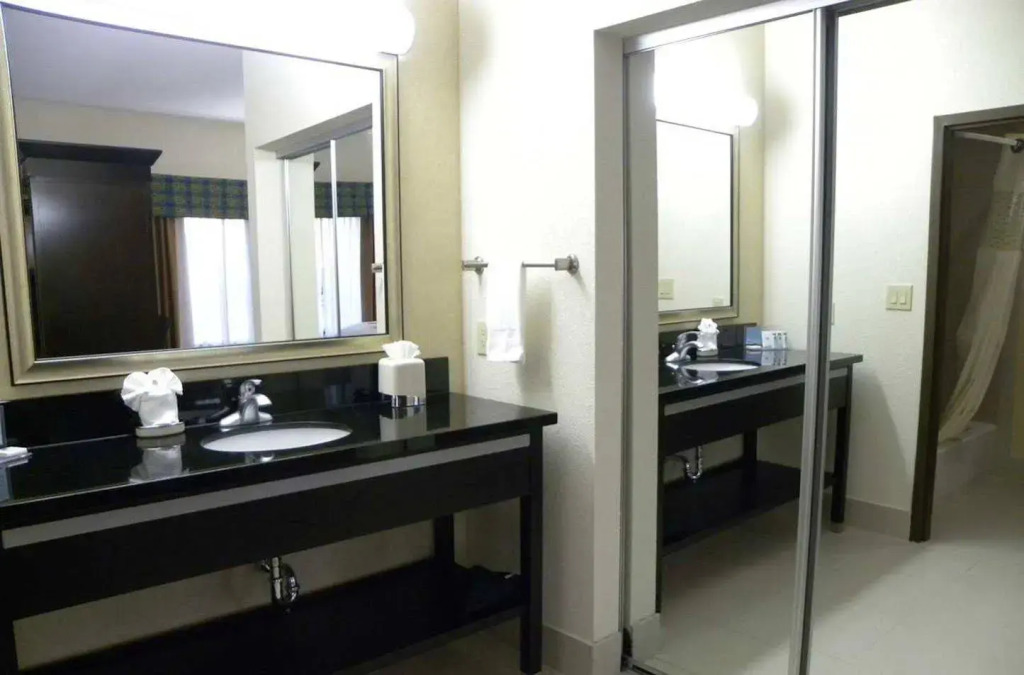 Hampton Inn & Suites Dallas I-30 Cockrell Hill, Tx