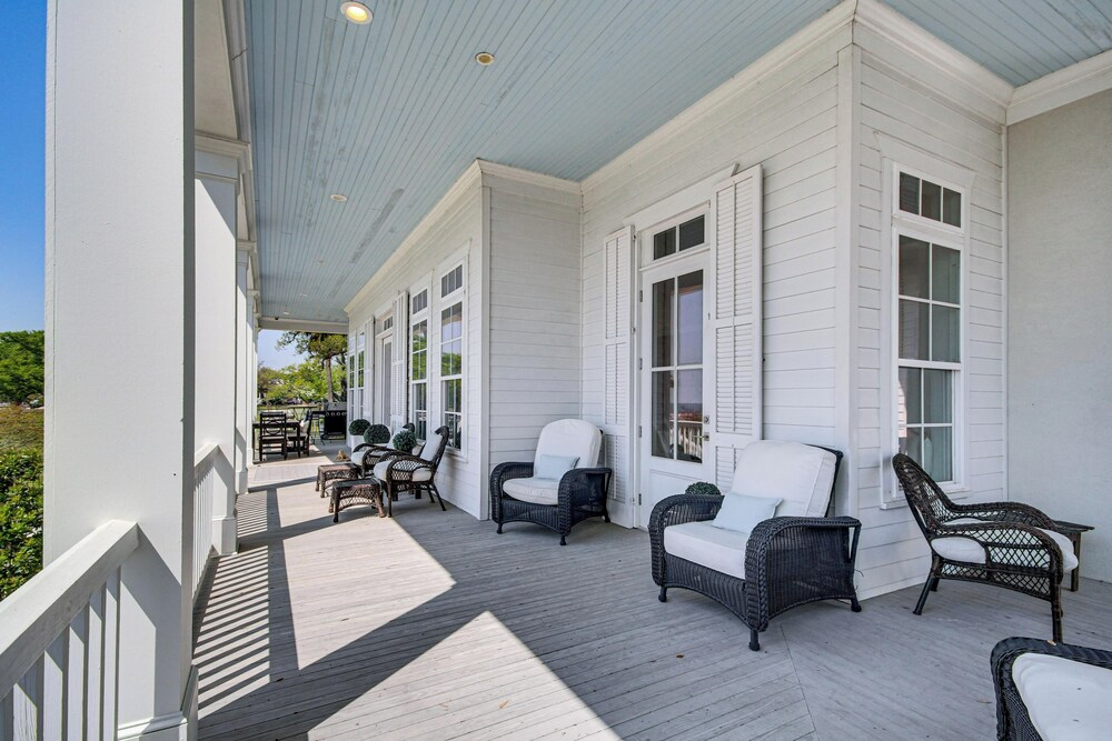 On the Beach + Gulf: Luxe Pass Christian Escape