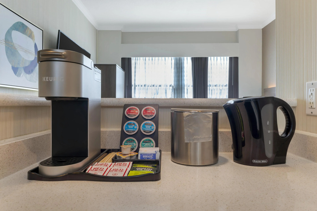 BEST WESTERN PLUS Carlton Plaza Hotel