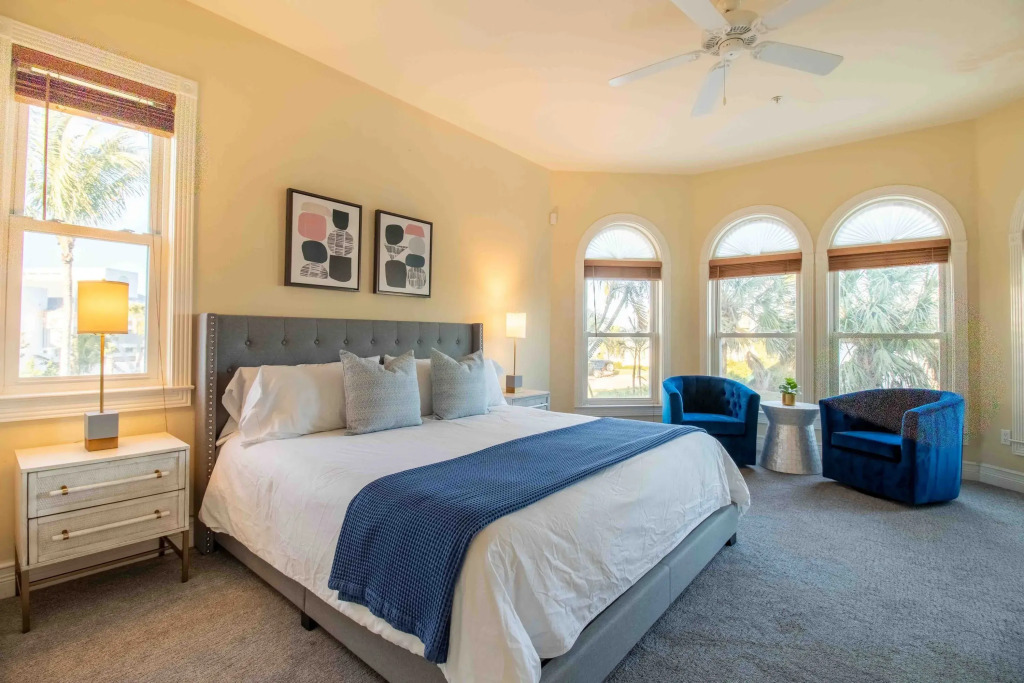 Walk to Beach, Pool+hot Tub, Game Room Captiva 5bdr Coco Mango by Avantstay