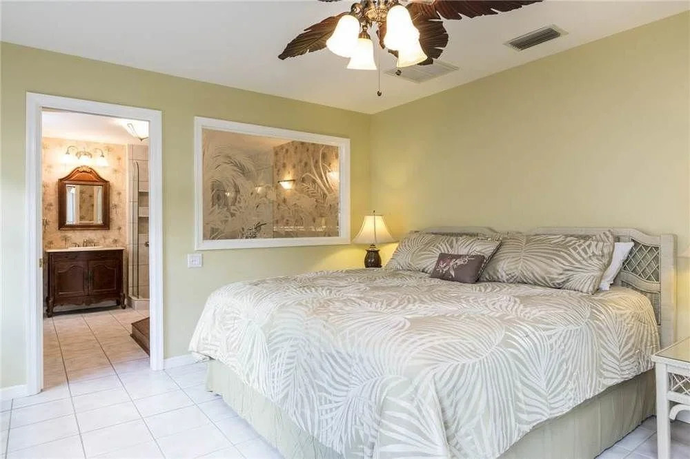 Tropical Retreat Pool Jet Spa WiFi 3 Br home by RedAwning