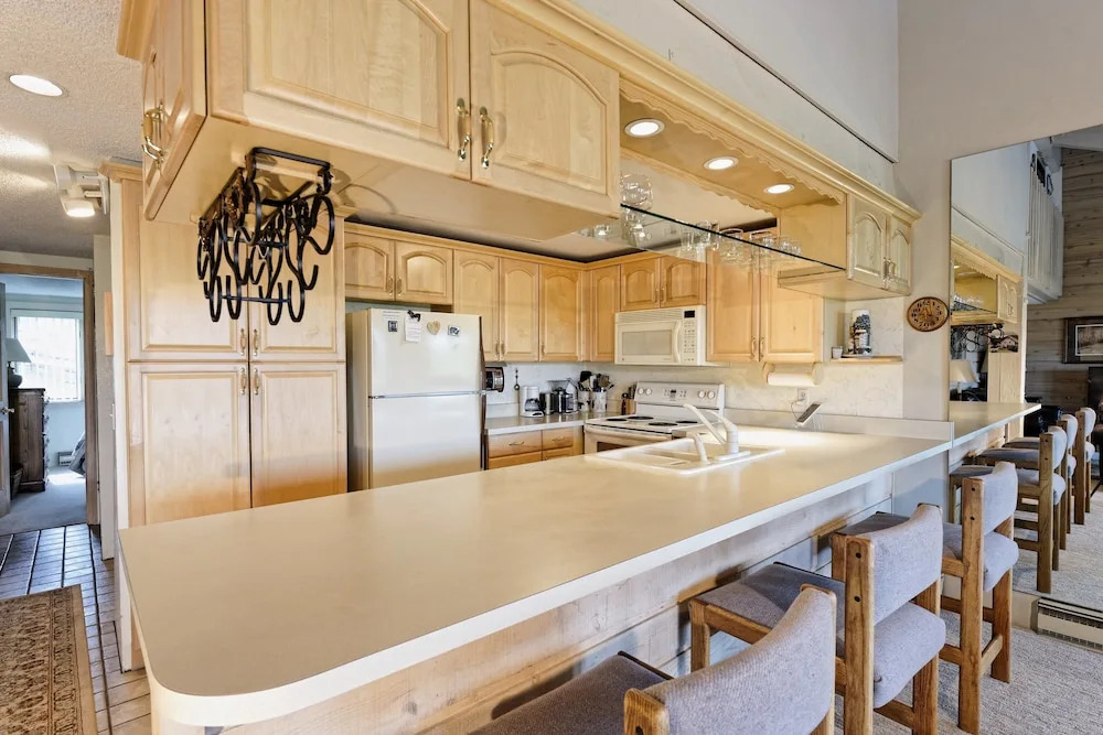 55 Upper Woodbridge Rd Unit F-4 - 3 Br condo by RedAwning