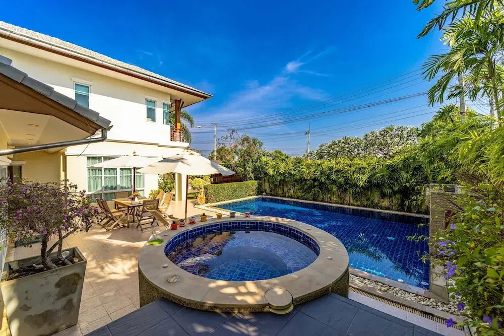 3 Bedroom Pool Villa in Great Location STV