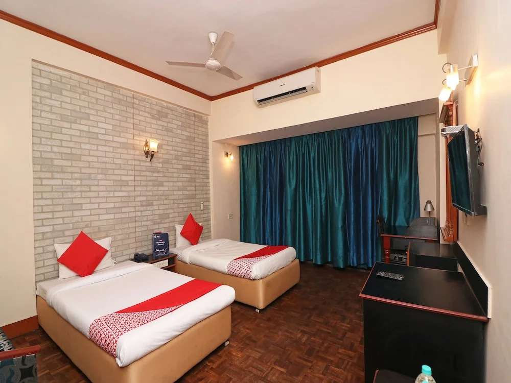 OYO 22269 Hotel Landmark Plaza