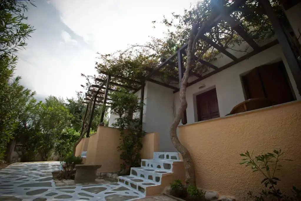 Diplos Studios