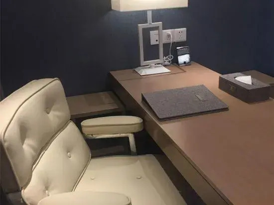 Lens International Hotel
