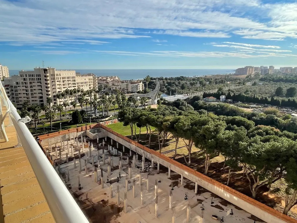 Spacious 2-bedroom Apartment With Pool View in Oropesa del Mar