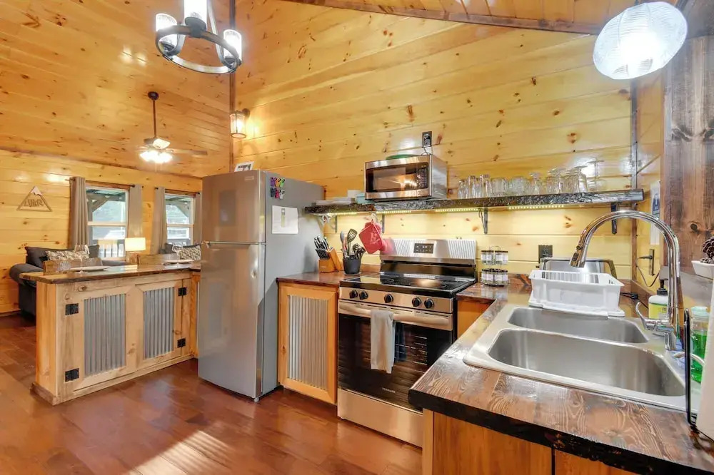 Fireside Evenings: Red River Gorge Gem w/ Hot Tub