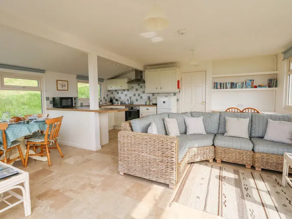 Siesta Chalet, BRIDPORT
