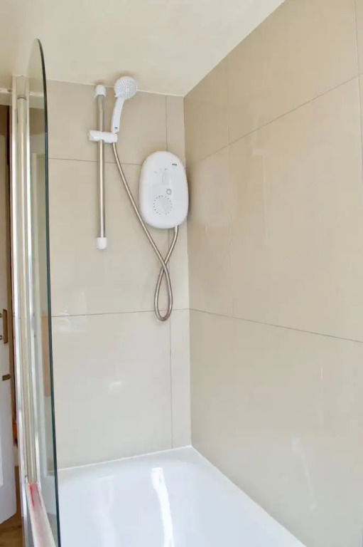 1 Bedroom Flat In Roseburn