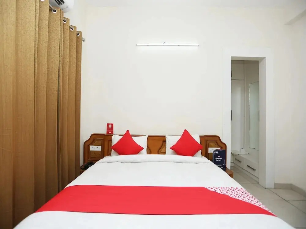 Saharan's Homes By OYO Rooms