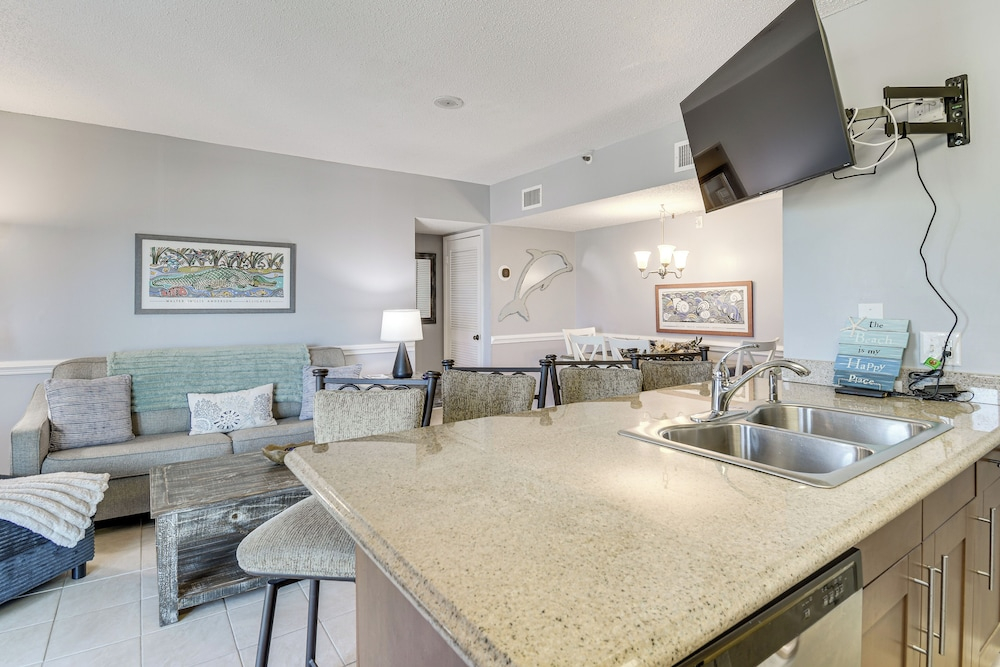 Gulf Highlands Getaway w/ 6 Pools & Beach Access