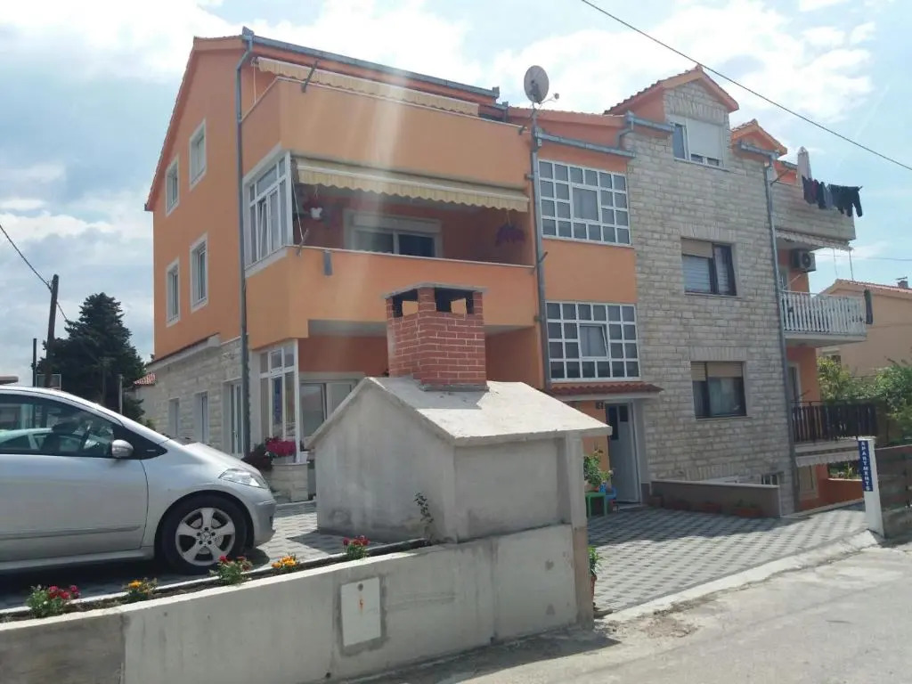 Apartment Radalj