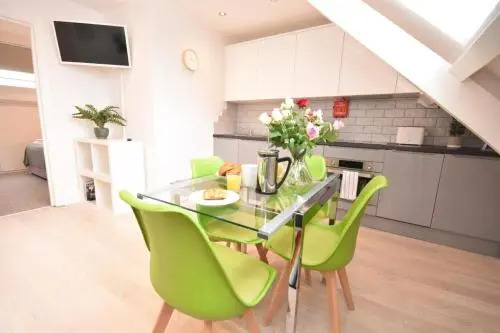 Indigo Flats Apartment 3 Opera House ensuite Fourth Floor