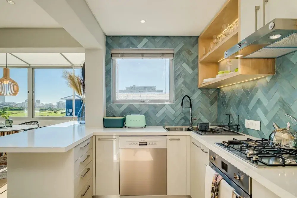 Exquisite Apartment in Mouille Point Near to Golf Course
