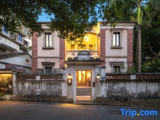 Shimo Youzou Riyue Yingyin Scenic Apartment (Gulangyu Sanqiutian Pier)
