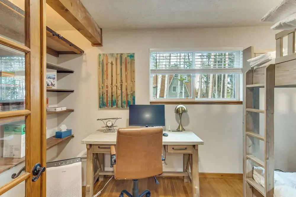 Wooded Retreat w/ Private Hot Tub in Evergreen