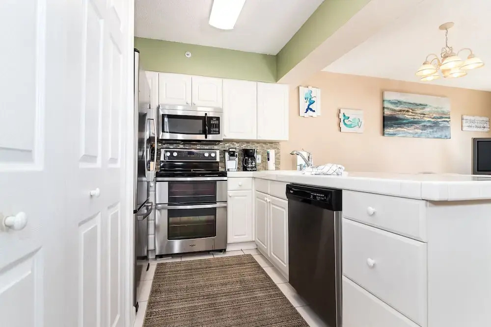 Emerald Towers West 1004 - Barefoot Bliss