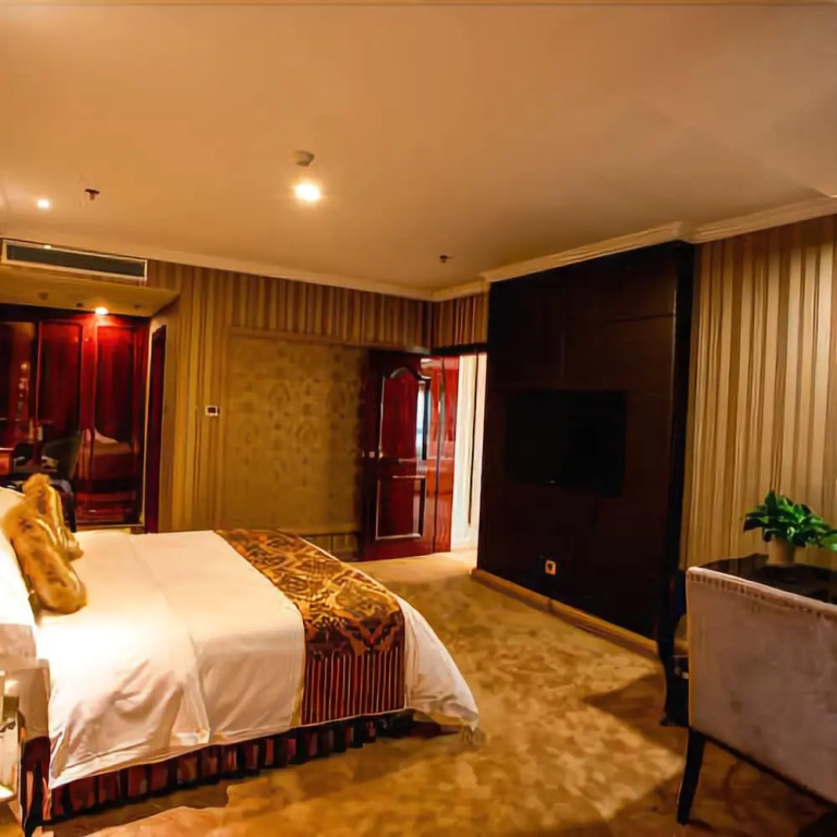 Noble Earl Hotel