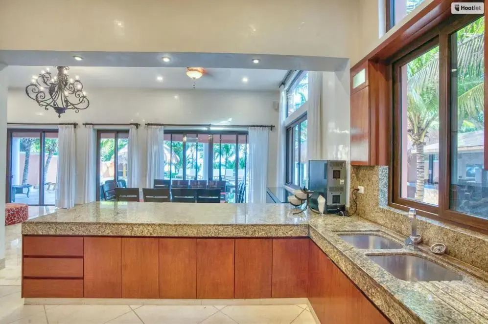 Mansion in Soliman Bay for 34 guests