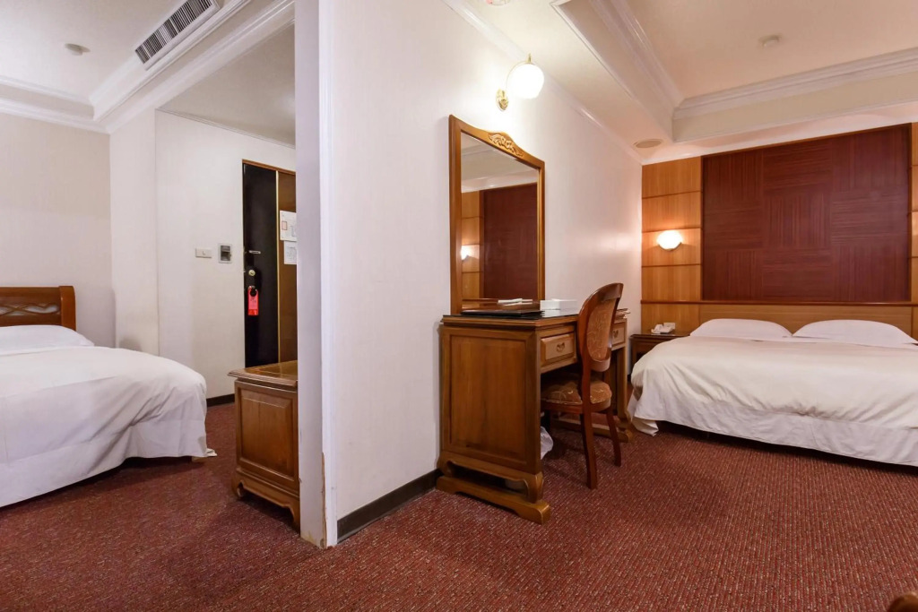 Champion Hotel