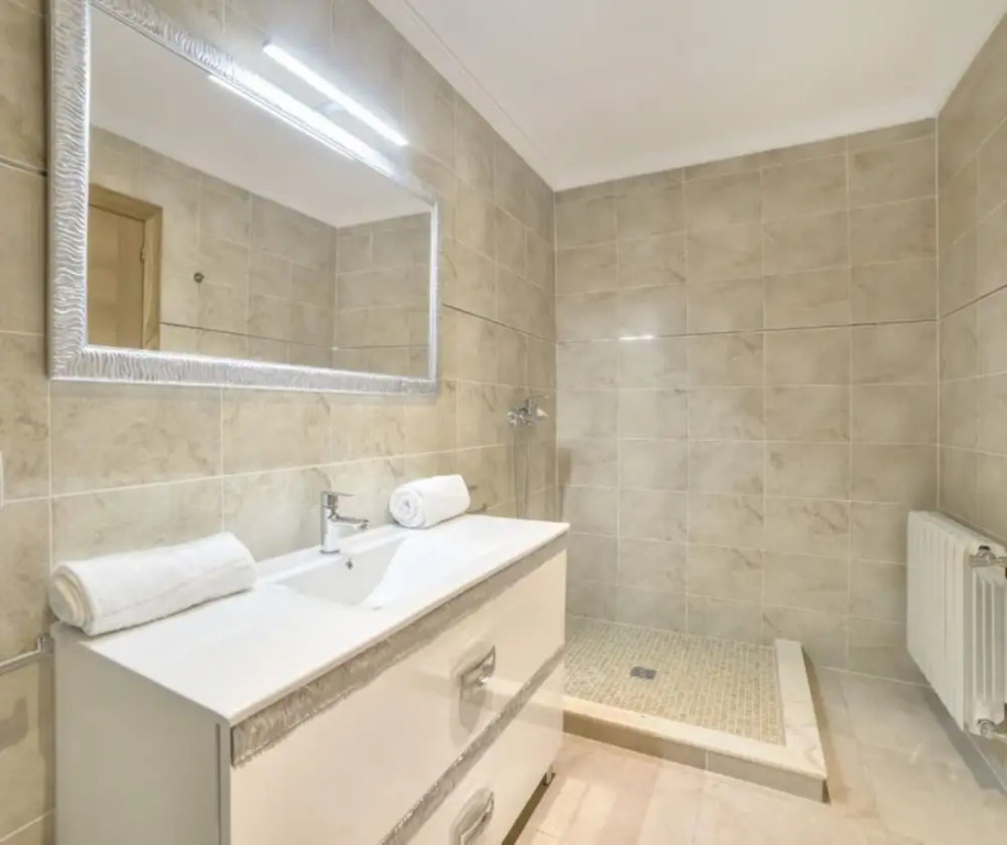 Villa - 5 Bedrooms with Pool and WiFi - 106420