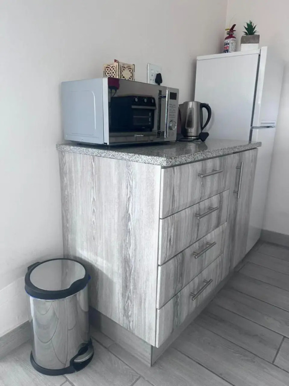 14 on Braemar Studio Apartment