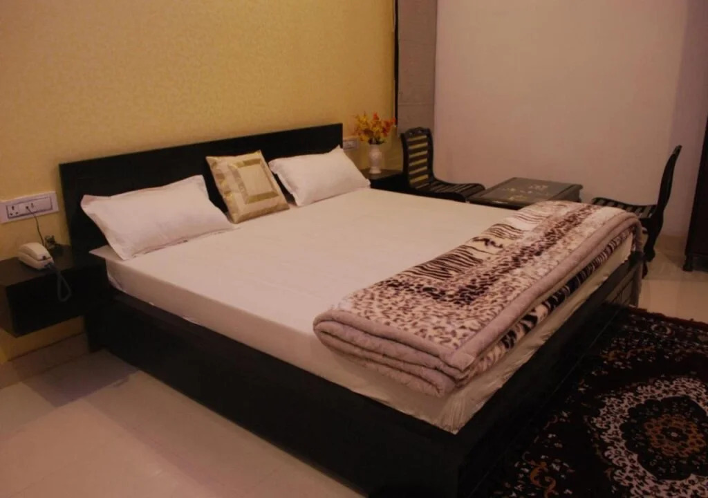 Hotel Royal Rawat Palace