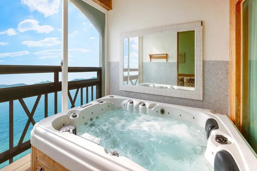Ganghwa Hana & Alice spa Pension