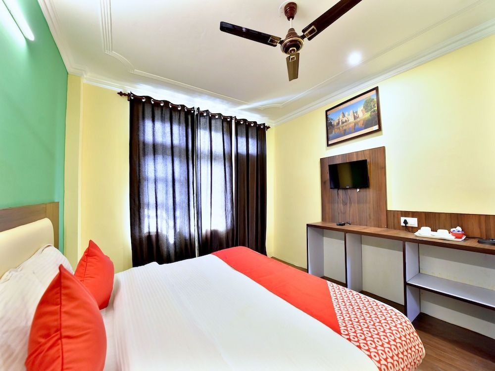 OYO 12907 Hotel Isha Residency