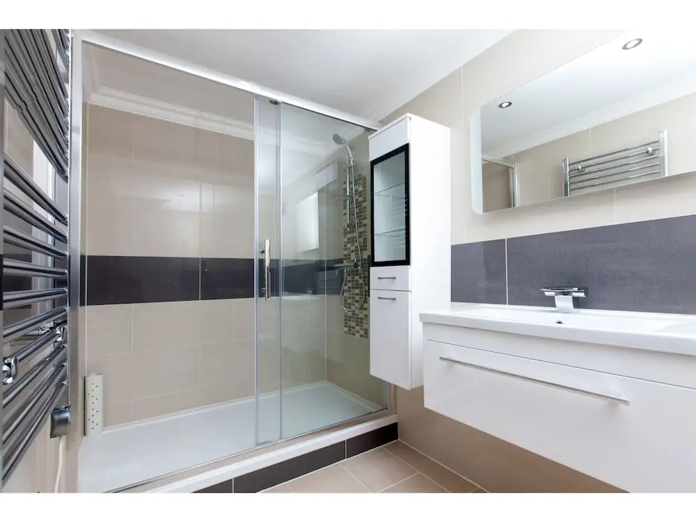 Leith Walk: Lovely Renovated Lower Flat W/parking