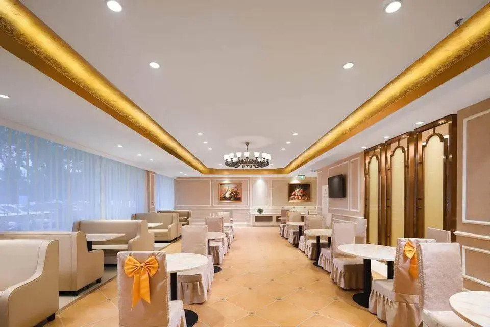 Vienna Hotel (Suzhou Wujiang Huayuan Road)