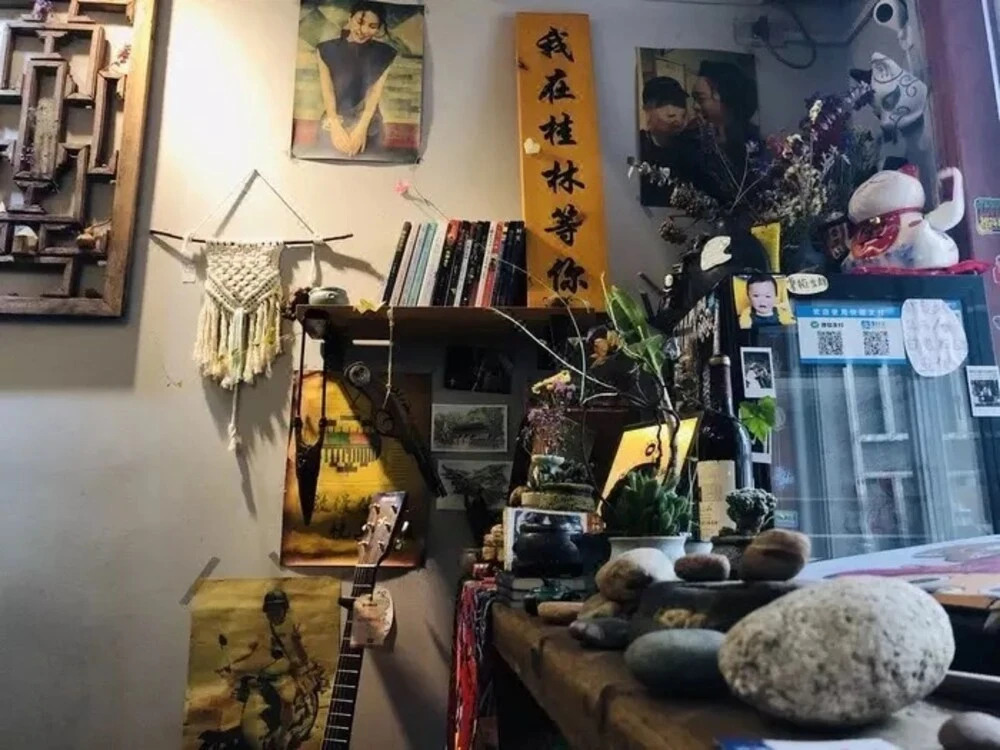 Waiting for You in Guilin Youth Hostel