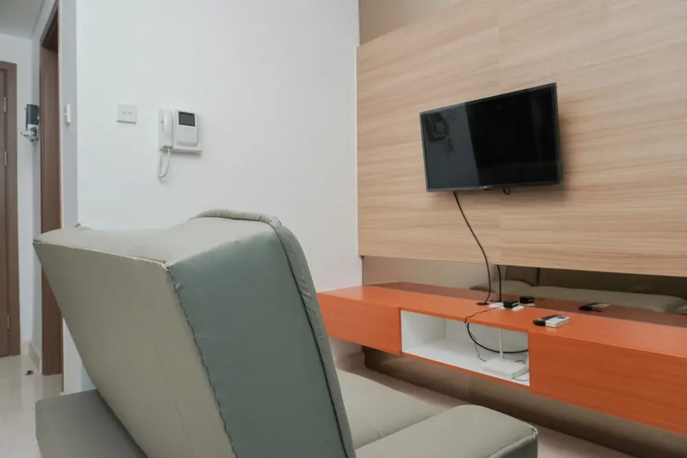 Pleasant 1br Apartment at Puri Orchard