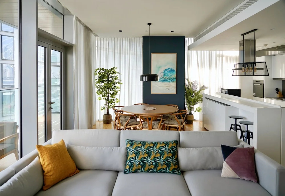 One Perfect Stay-Beach Front Blue Waters