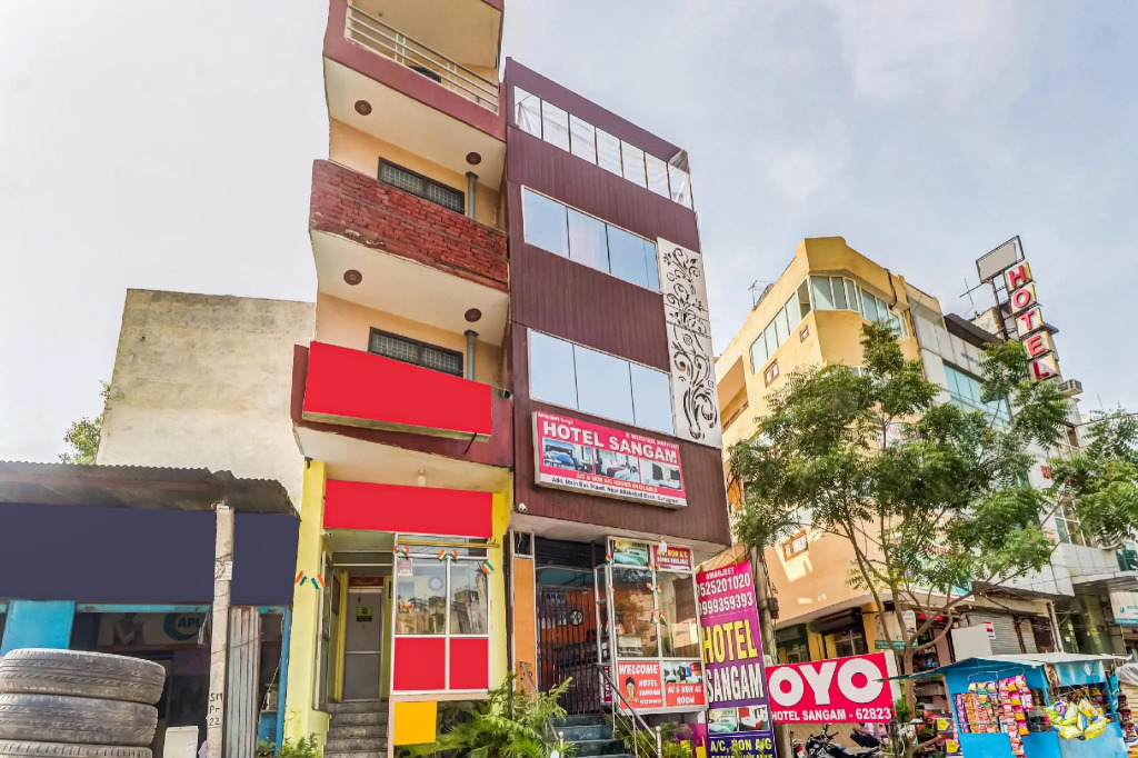 OYO 82163 Hotel Sangam